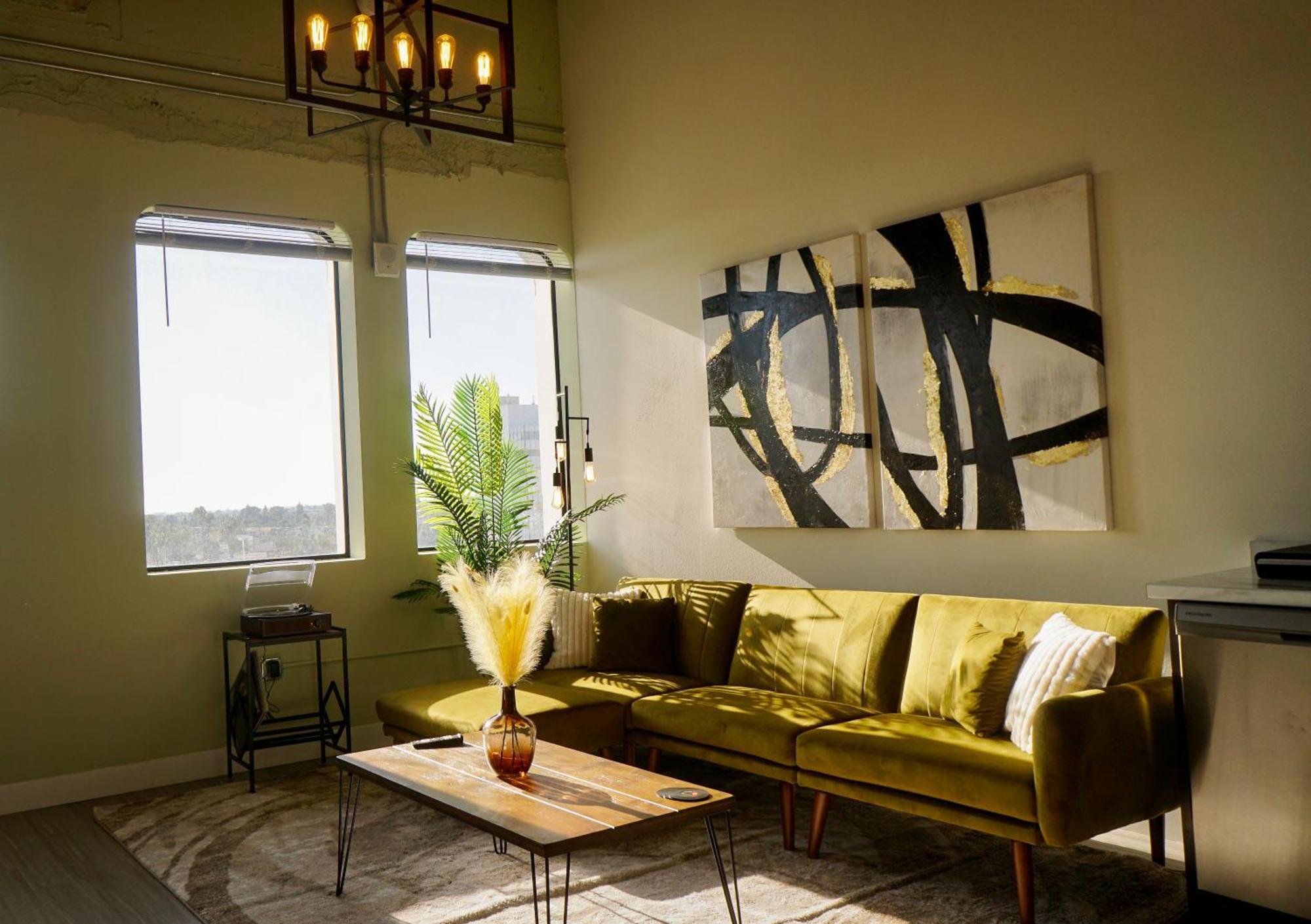 Chic New York Style 10 Minutes To Sna & Disneyland * Santa Ana